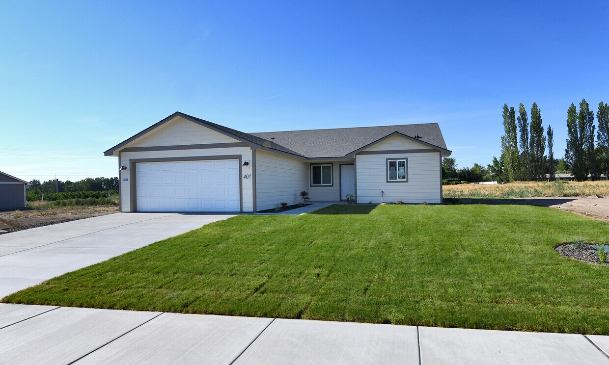 Primary Photo - 407 Pear Dr