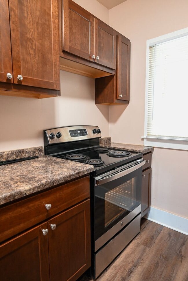 Building Photo - 1200 1/2 Superior Ave