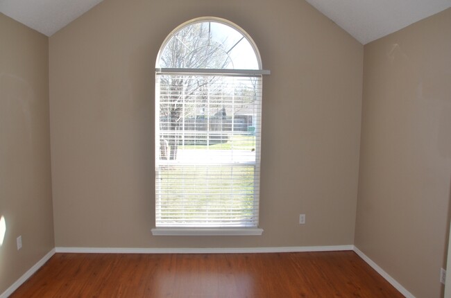 Foto del edificio - 13112 Hawthorn Pl