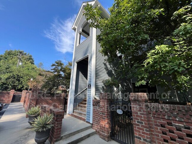 Photo - 300 E Park Ave Apartment