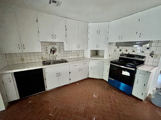 Foto del edificio - 4521 E 5th St