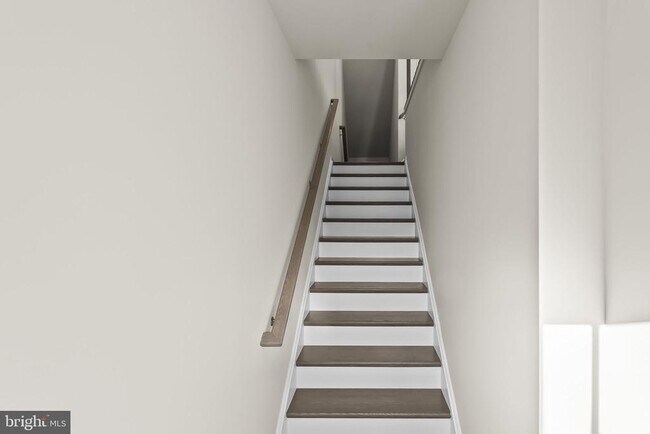 Foto del edificio - 6244 Folly Ln