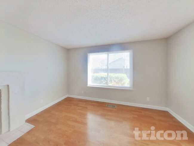 Building Photo - 2572 Wabash Cir