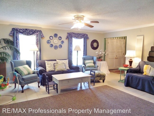 Foto del edificio - 4 br, 2 bath House - 174 NW Harris Lake Drive