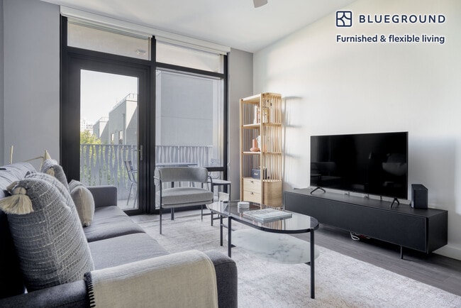 Building Photo - 690 Long Bridge St