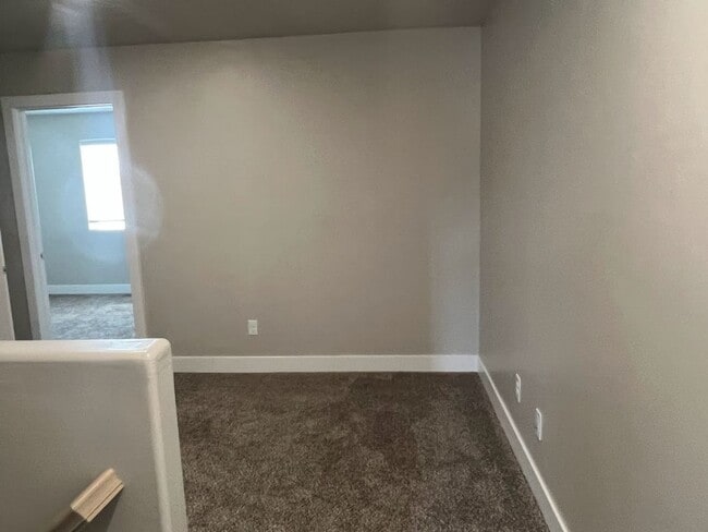 Building Photo - Brand New Townhome!