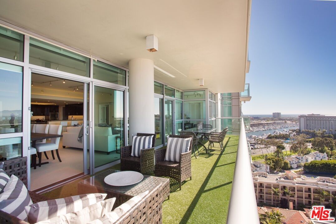 Foto principal - 13700 Marina Pointe Dr