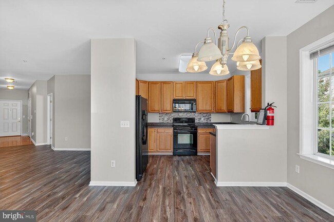 Building Photo - 127 Timberlake Dr