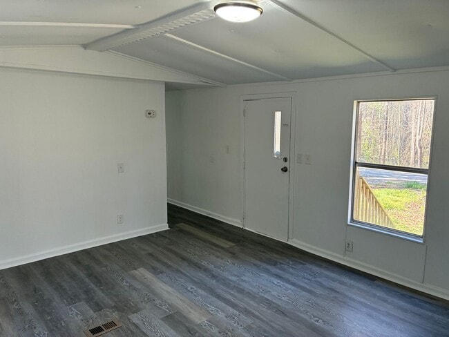 Building Photo - Newly remodeled home is located in Lancaster, SC 29720.