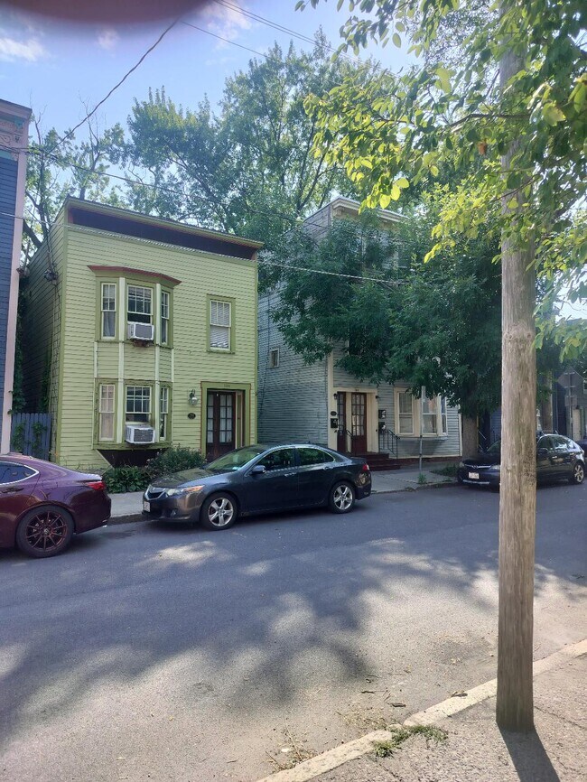 Foto del edificio - 158 Jefferson St