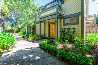 Building Photo - 1339 Alma St