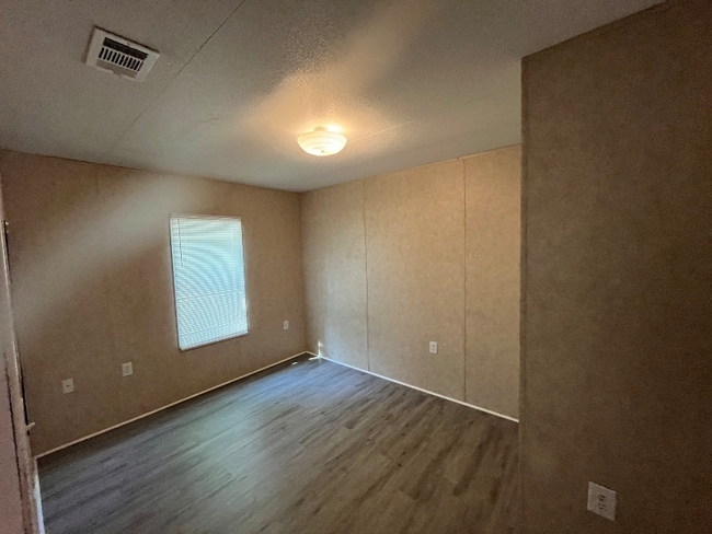 Foto del edificio - 129 Genes Ln