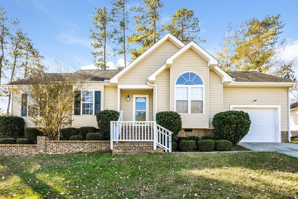 Foto principal - 616 Groveton Trail