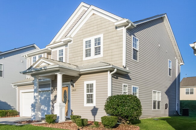 Foto del edificio - 13633 Coram Pl