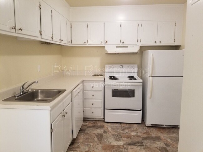 Building Photo - 4615 Chiswell Dr