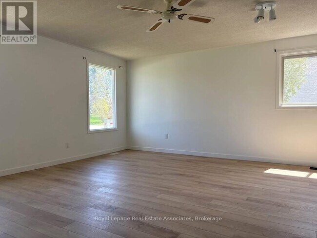 Photo du bâtiment - 312 Pineview Gardens