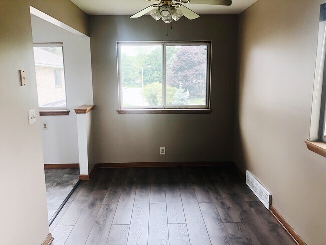Foto del edificio - Stunning Glendale 2 BR Apartment!