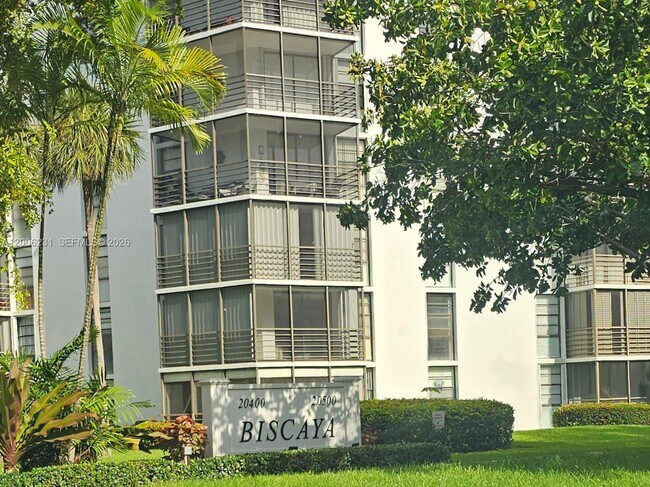 Foto del edificio - 20400 W Country Club Dr