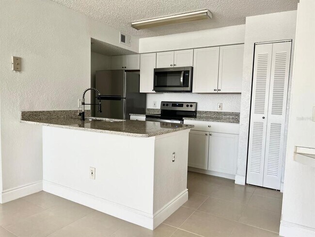 Foto del edificio - 2218 Grand Cayman Ct