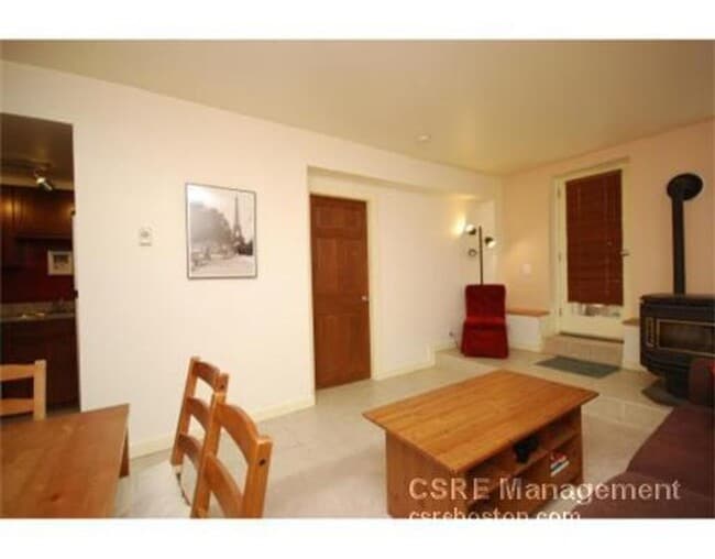 Building Photo - 28 Gainsborough St