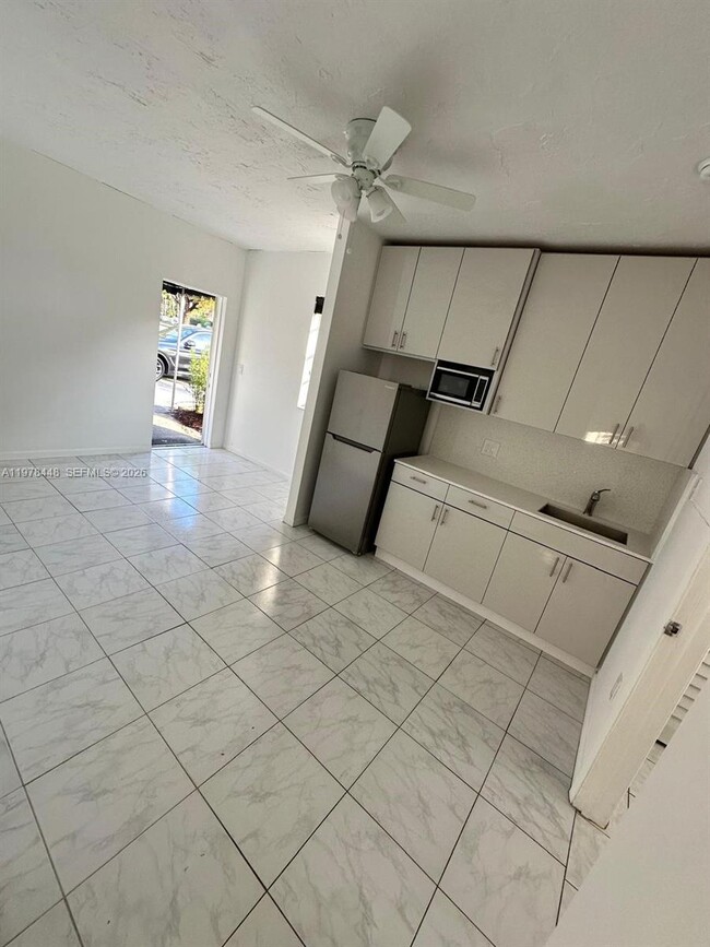 Foto del edificio - 10241 SW 88th St