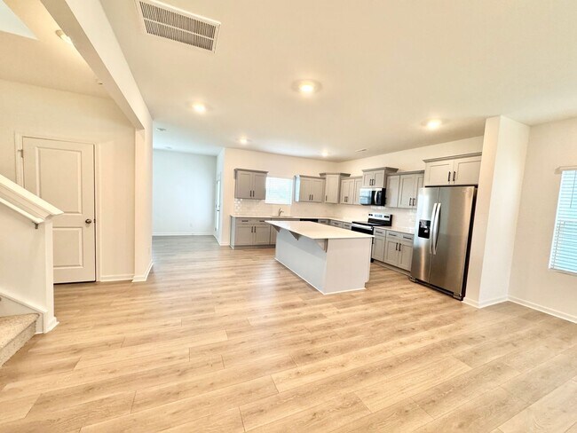 Building Photo - NEW 4 br 2.5 ba home in the Kensington com...