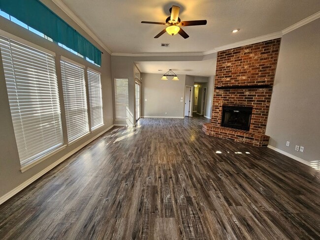 Photo - (3) Bed/(2) Bath Avail NOW! Storm Shelter! House