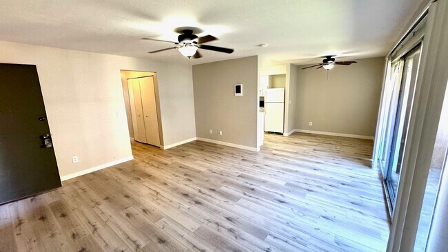 Building Photo - 6901 Alvarado Rd