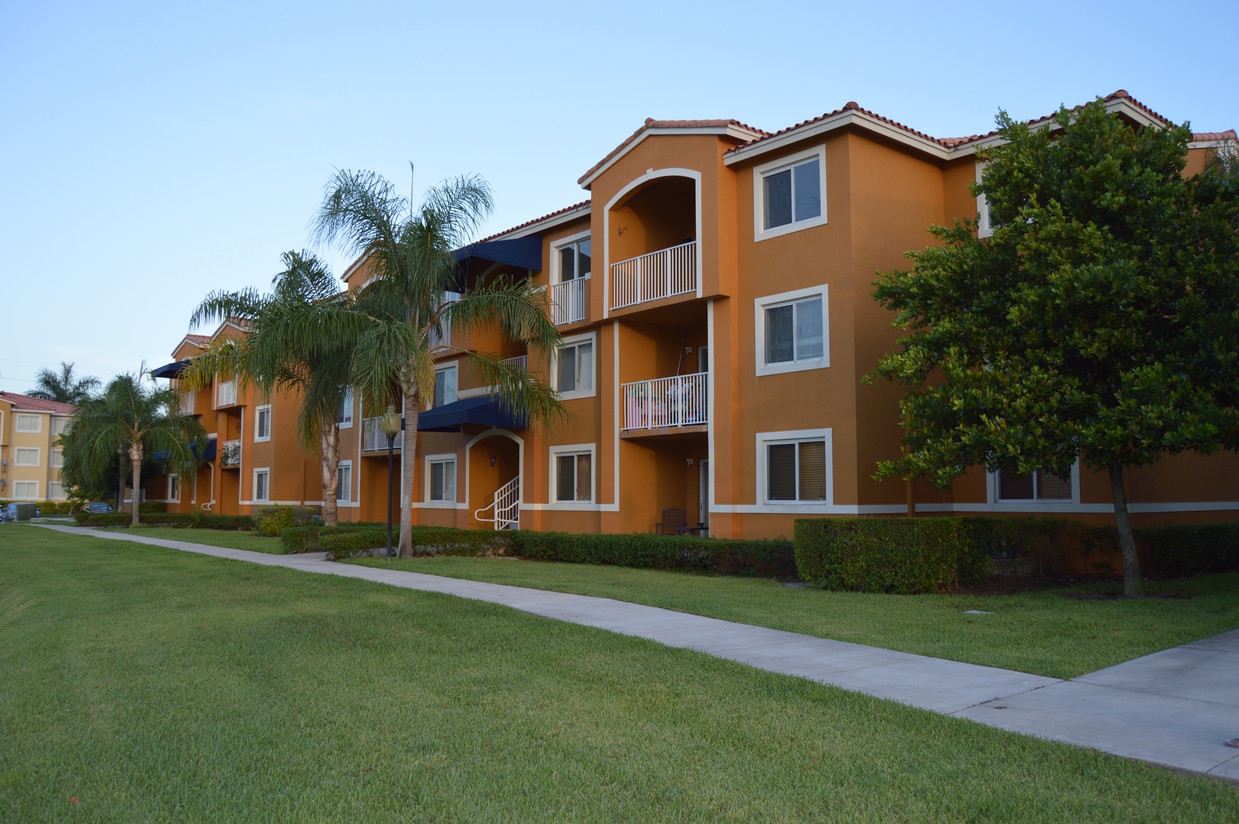 Primary Photo - 20930 SW 87th Ave