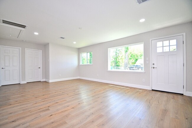 Foto del edificio - 10910 Fullerton Dr