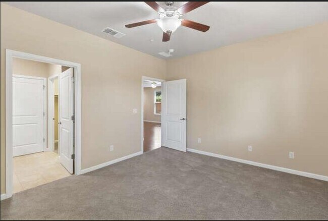 Foto del edificio - 9932 Westminster Way