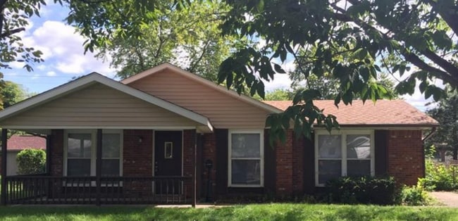 Building Photo - 1107 Warwick Dr