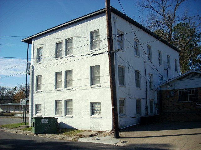 Building Photo - 601 Main St