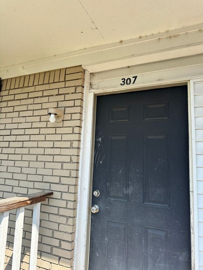 Foto del edificio - Franklin St. Duplex