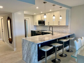 Building Photo - 3051 N Course Dr