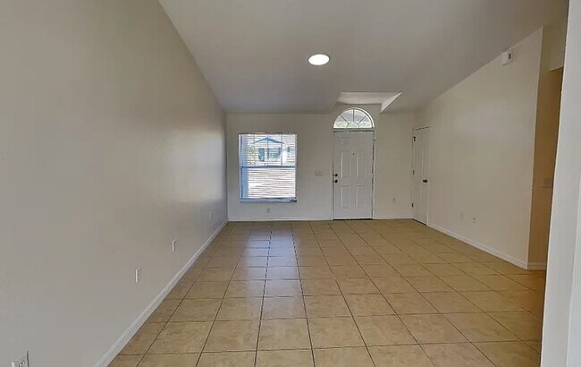 Foto del edificio - 374 Willow Song Ct
