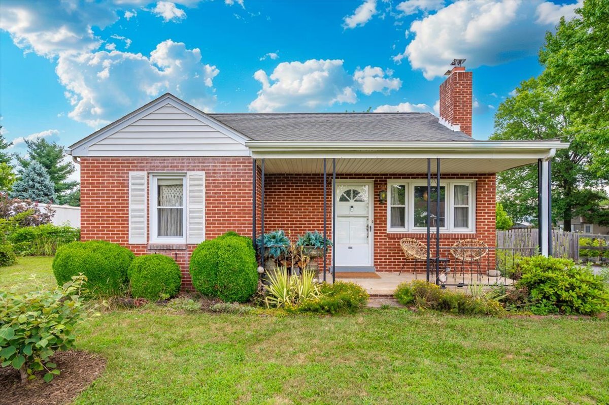 Foto principal - 5810 Butterfly Ln