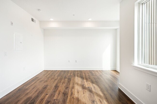 Interior Photo - 1701 Federal - Olo