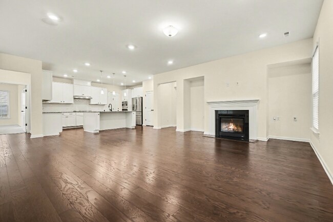 Foto del edificio - 5008 Britannia Blvd