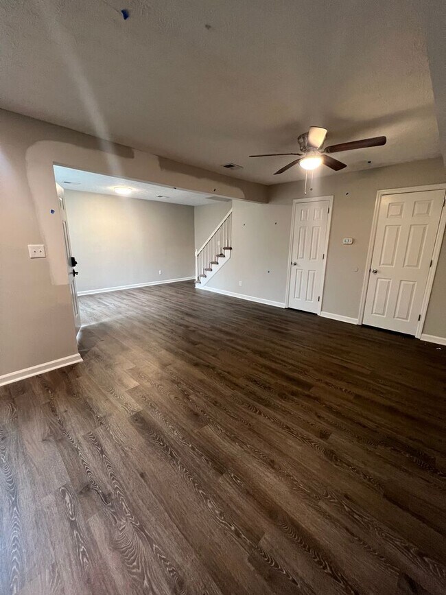 Foto del edificio - 409 Darby Creek Rd