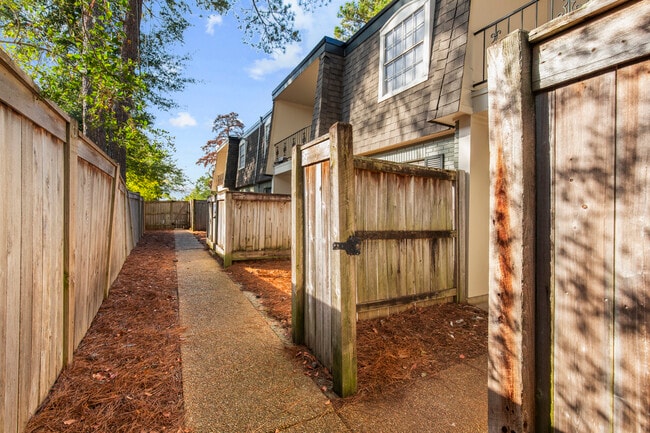 Building Photo - Vieux Carre Apartments