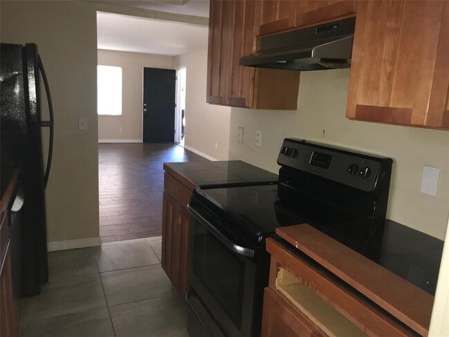 Building Photo - 517 S Hyer Ave