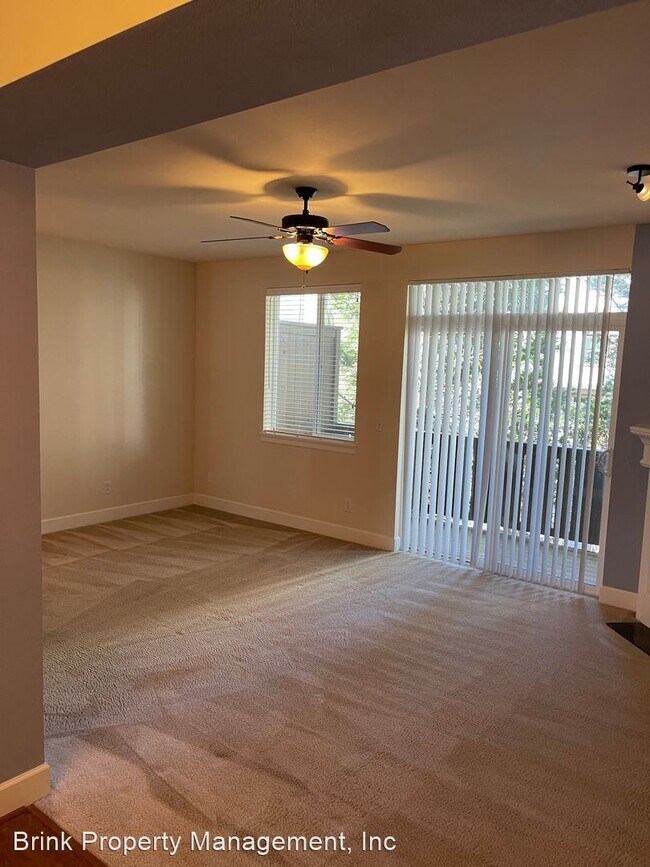 Building Photo - 3 br, 2.5 bath House - 301 Chelan Place NE...