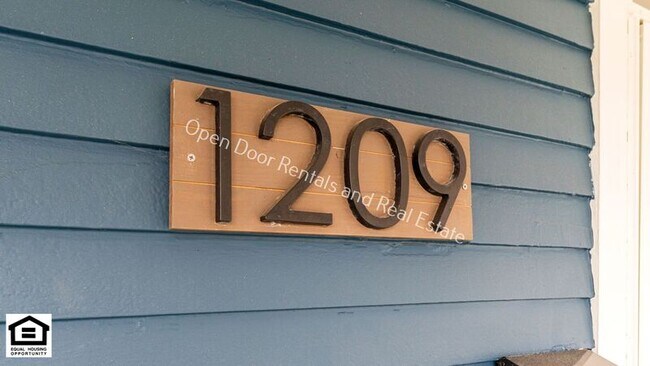 Foto del edificio - 1209 Rivermet Ave