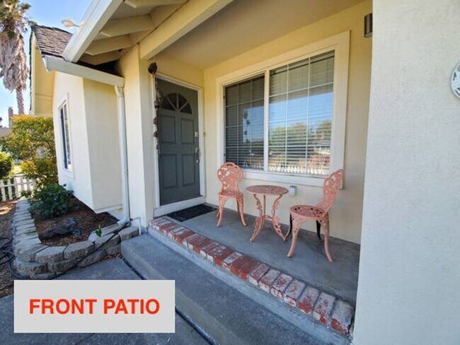 Building Photo - Lovley Remolded 4/2 East Petaluma Home - 1...