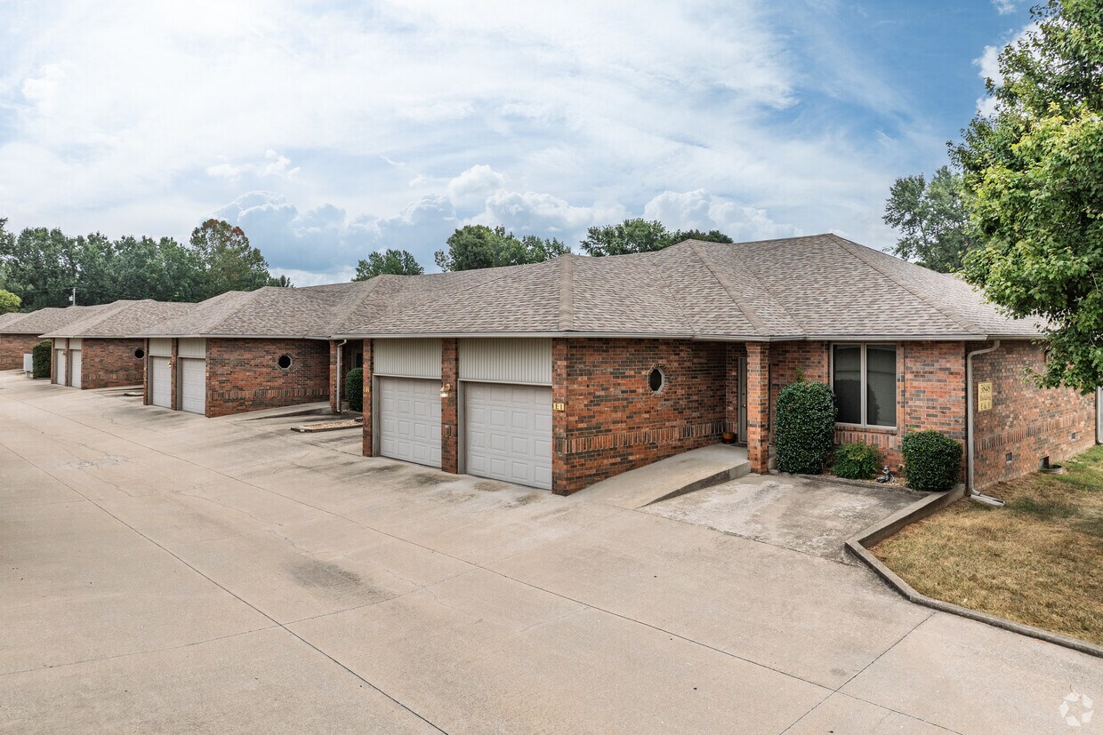 Foto del edificio - Kickapoo Prairie Retirement