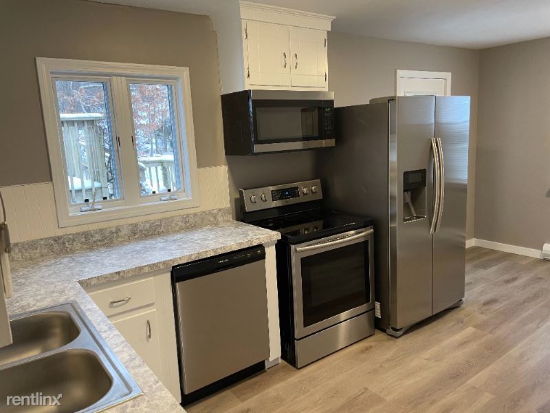 Primary Photo - 2 br, 1 bath Townhome - 477 Birch Street