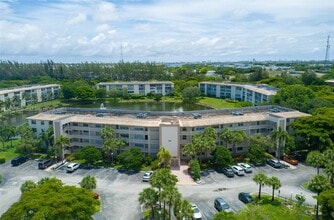 Building Photo - 1902 Bermuda Cir