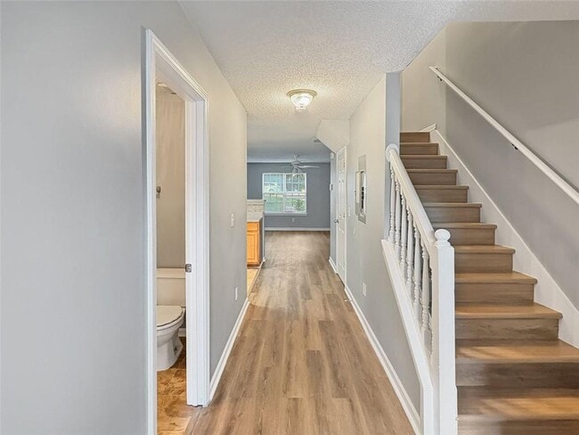 Building Photo - 5331 Creekview Way