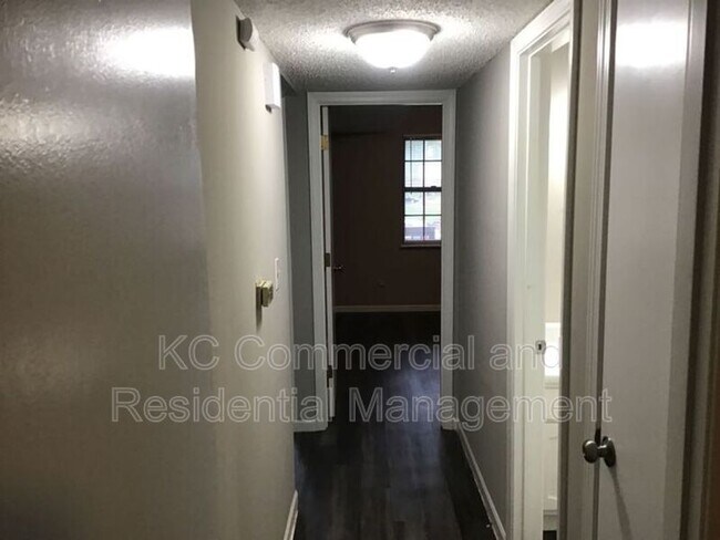 Building Photo - 9215 E 54th Ter